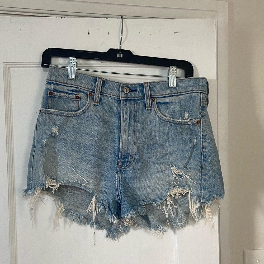 A&F high rise mom short.